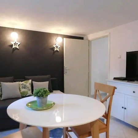 Basegray Apartment